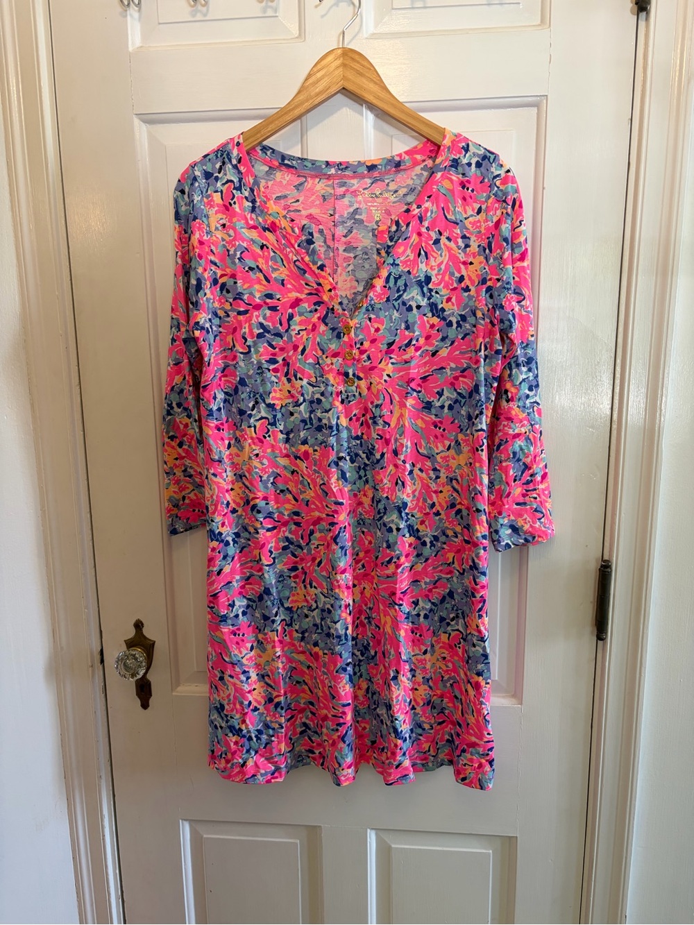 Lilly Pulitzer Banyan T-shirt Dress Sz Medium Coco Coral Crab Pima Cotton V neck